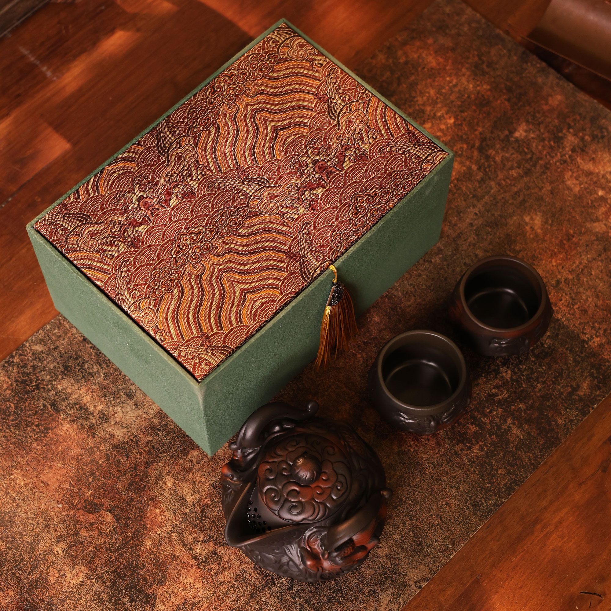 「紫陶手抓龍壺,飛龍紫陶壺」—— 匠心雕琢,龍韻茶香,一壺傳承千年工藝! 「紫陶手抓龍壺,飛龍紫陶壺」—— 匠心雕琢,龍韻茶香,一壺傳承千年工藝!